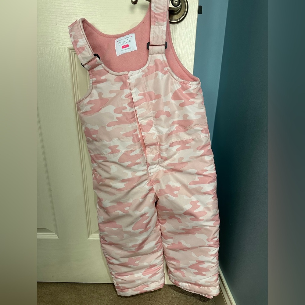 Excellent !!! Toddler Pink Camo Snow Bib Size 4T
